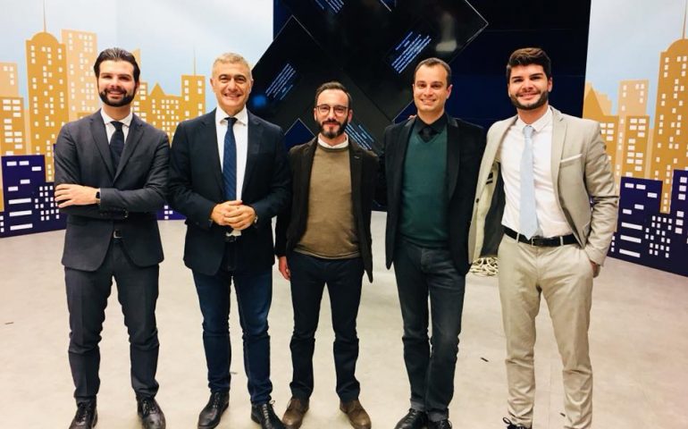 Daniele Madeddu, co-fondatore di Metrozero (secondo da destra) con i fratelli Sanna di Clhub, Alfonso Pecoraro Scanio